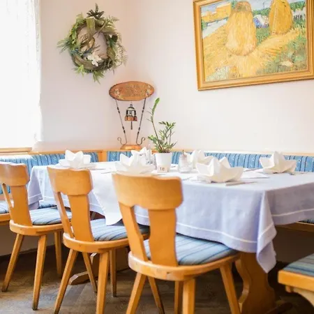 Hotel-restaurant Wiendl מלון 3*