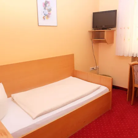 维纳特餐厅酒店 3*